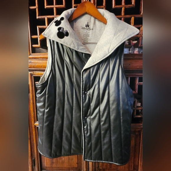 Disney vest in black pleather - Picture 2 of 5